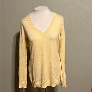 Banana Republic Silk blend Butter Yellow V-neck Sweater Sz M
